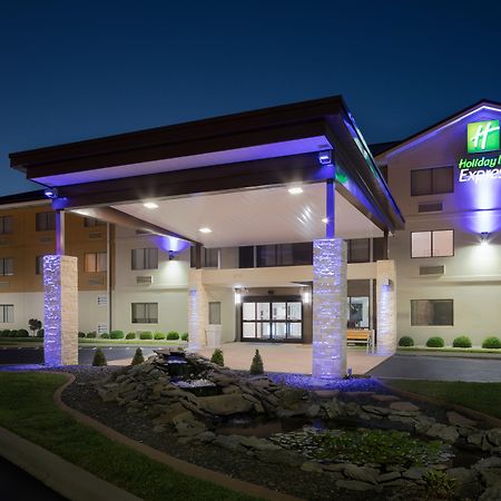 Holiday Inn Express Louisville Northeast, An Ihg Hotel Exterior foto